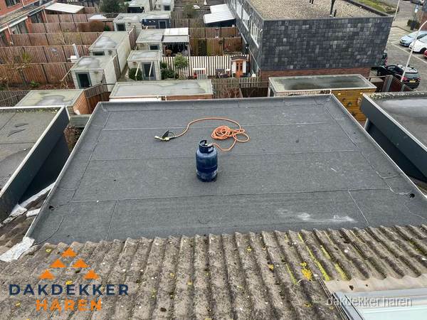 Dakrenovatie afgerond met nieuwe bitumen dakbedekking in Haren